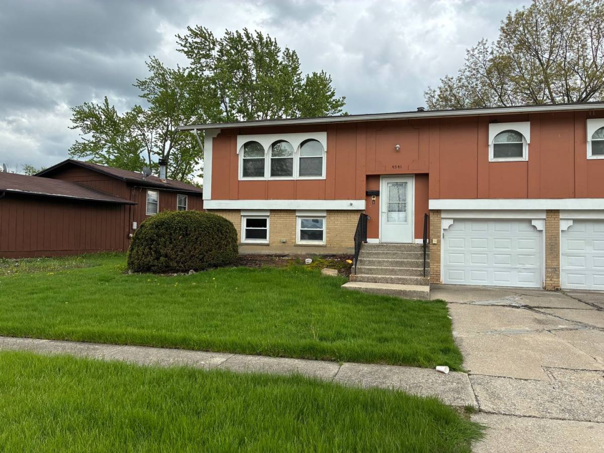 Apartment for rent at 4341 189th St #SFH, Country Club Hills, IL 60478