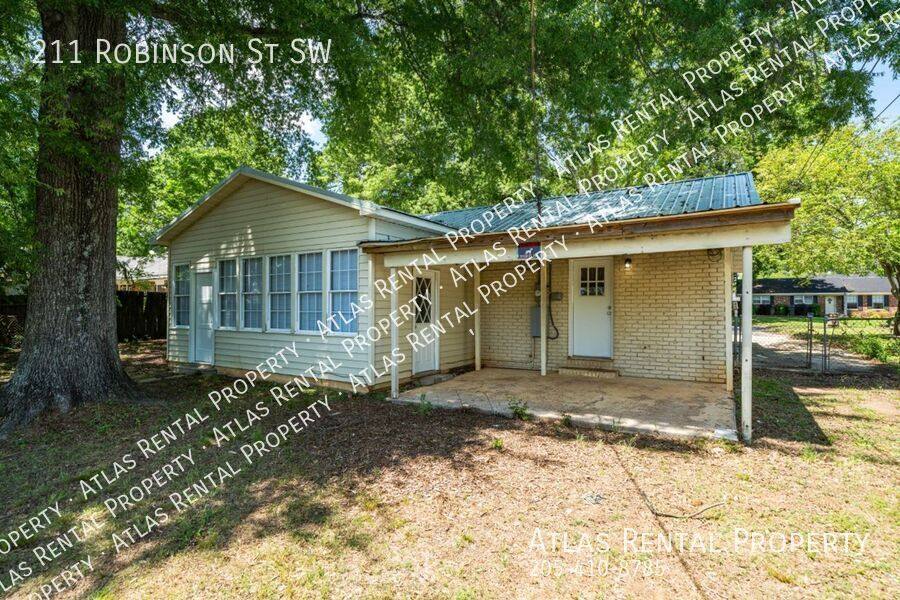 House for rent at 211 Robinson St SW, Decatur, AL 35601
