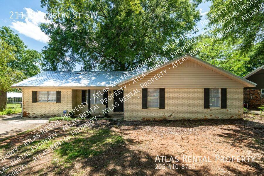 House for rent at 211 Robinson St SW, Decatur, AL 35601