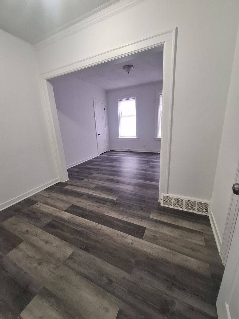 Apartment for rent at 320 W 16th St #1, Chicago Heights, IL 60411