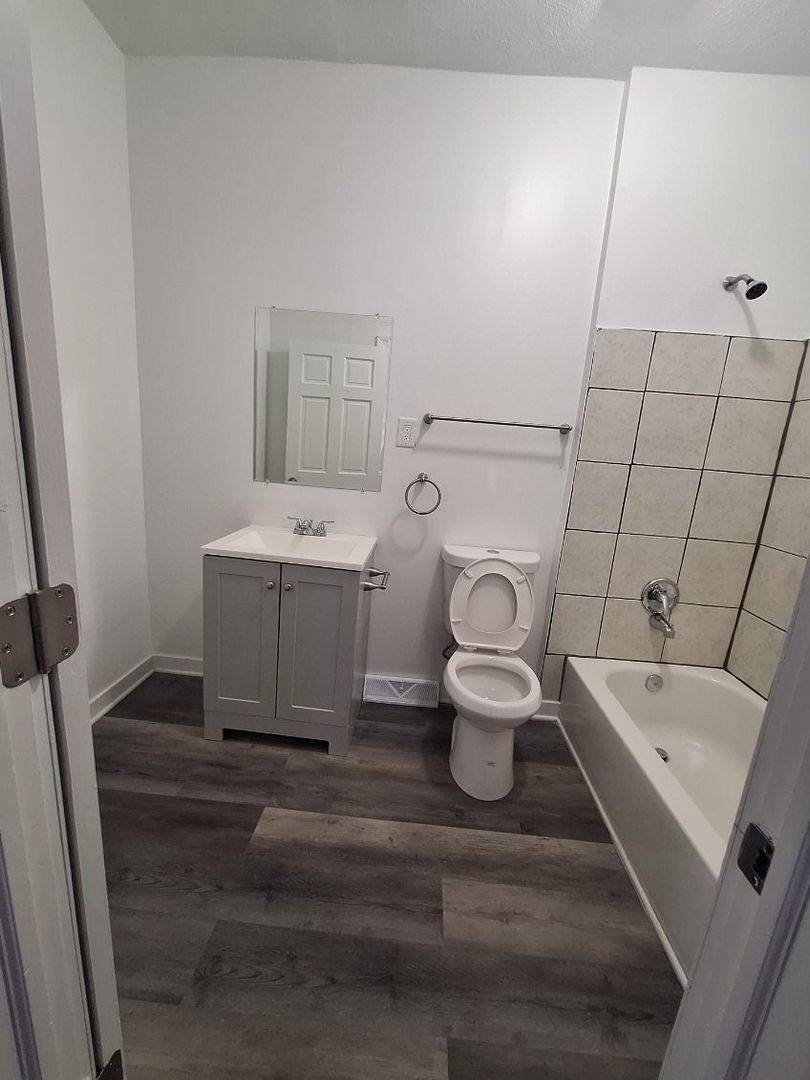 Apartment for rent at 320 W 16th St #1, Chicago Heights, IL 60411