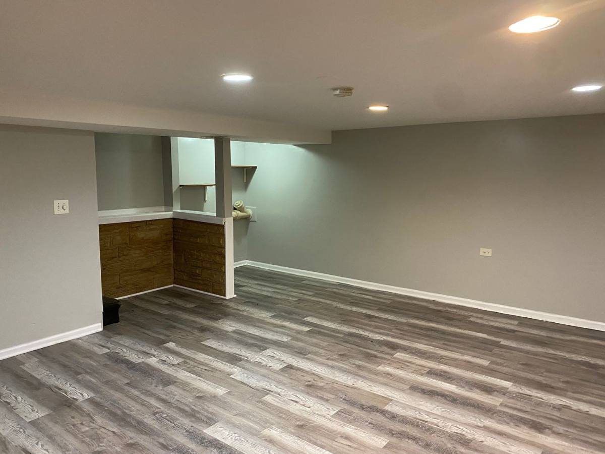 Apartment for rent at 9040 S Dauphin Ave #D, Chicago, IL 60619