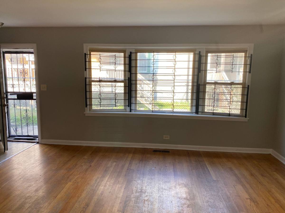 Apartment for rent at 9040 S Dauphin Ave #D, Chicago, IL 60619
