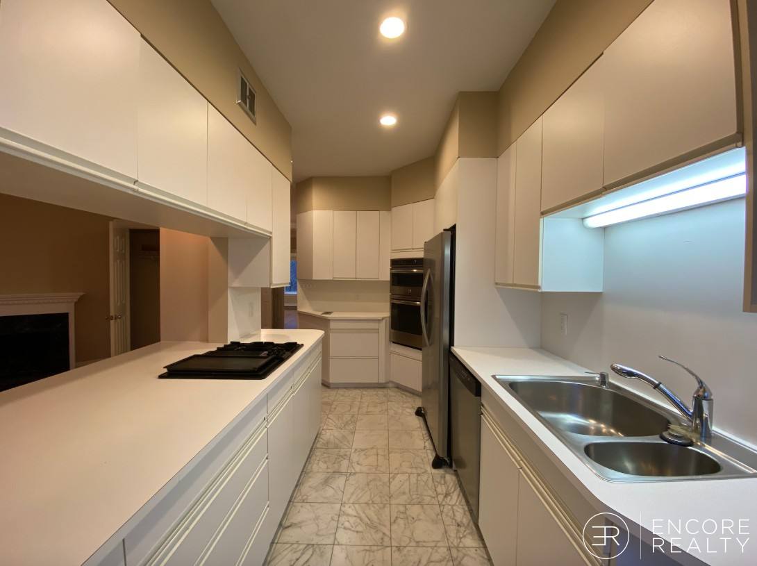 Apartment for rent at 33 Longwood Ave #3, Brookline, MA 02446