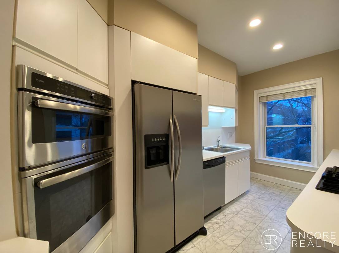 Apartment for rent at 33 Longwood Ave #3, Brookline, MA 02446
