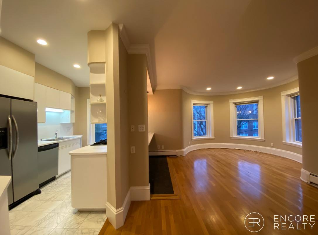 Apartment for rent at 33 Longwood Ave #3, Brookline, MA 02446