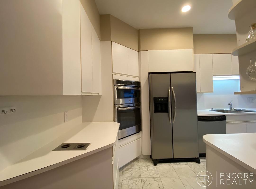 Apartment for rent at 33 Longwood Ave #3, Brookline, MA 02446