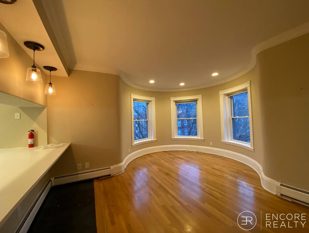 Apartment for rent at 33 Longwood Ave #3, Brookline, MA 02446