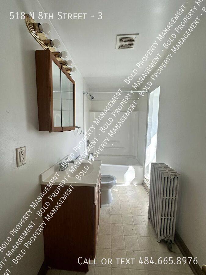 Apartment for rent at 518 N 8th St #3, Lebanon, PA 17046