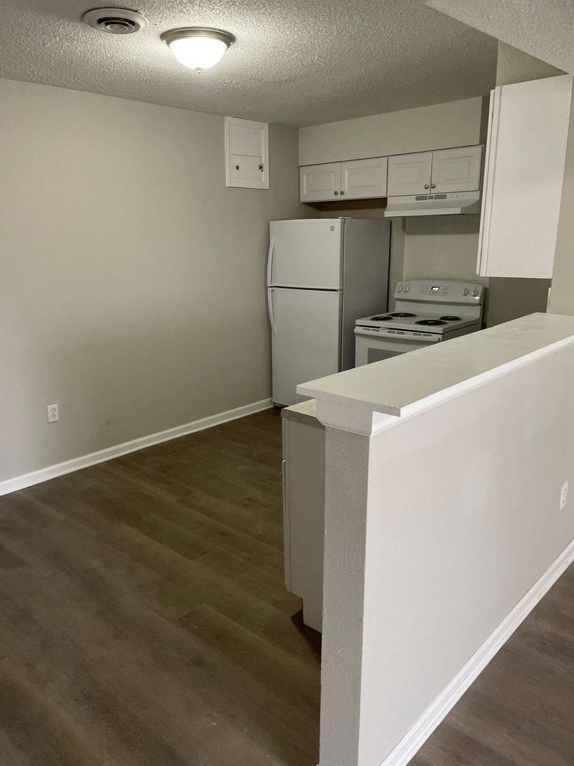 Apartment for rent at 1101 S Camden St, Richmond, MO 64085