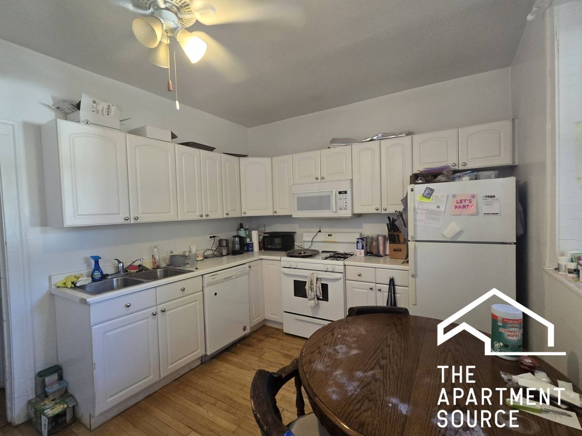 Apartment for rent at 2515 W Sunnyside Ave #1, Chicago, IL 60625