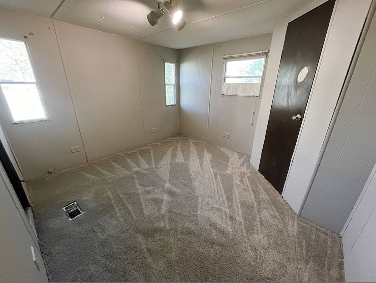 Apartment for rent at 1360 E Commercial, Springfield, MO 65803