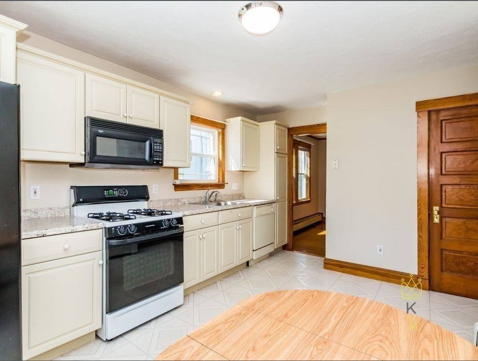 Apartment for rent at 155 Alder St #1, Waltham, MA 02453