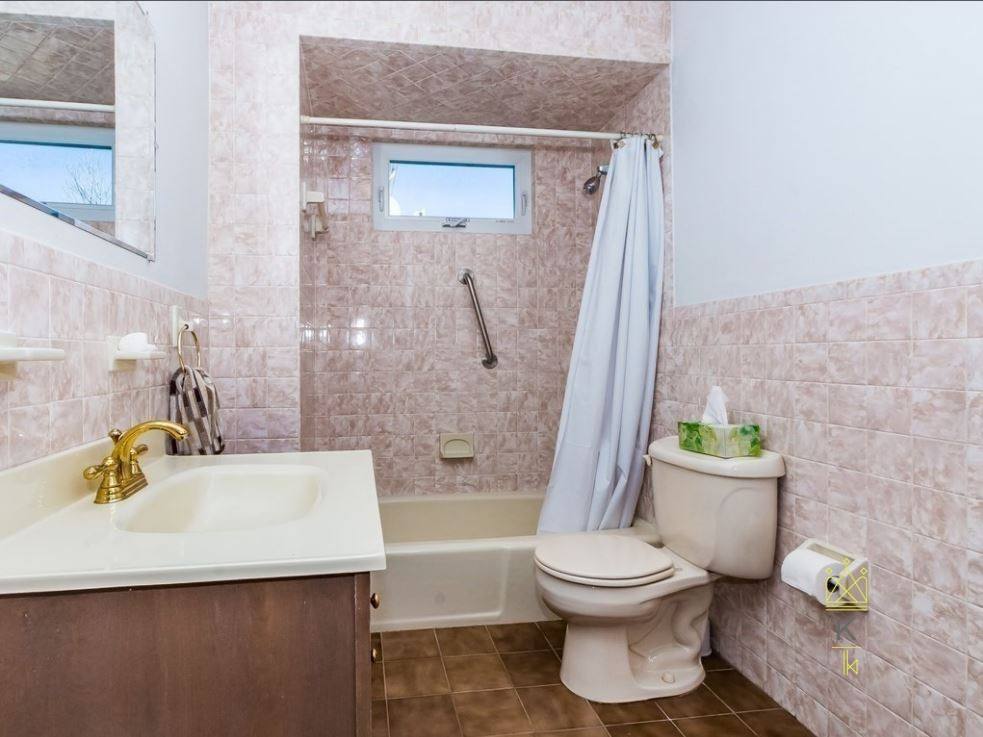 Apartment for rent at 153 Alder St #1, Waltham, MA 02453