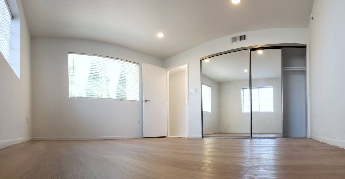 Apartment for rent at 11020 Hesby St, North Hollywood, CA 91601