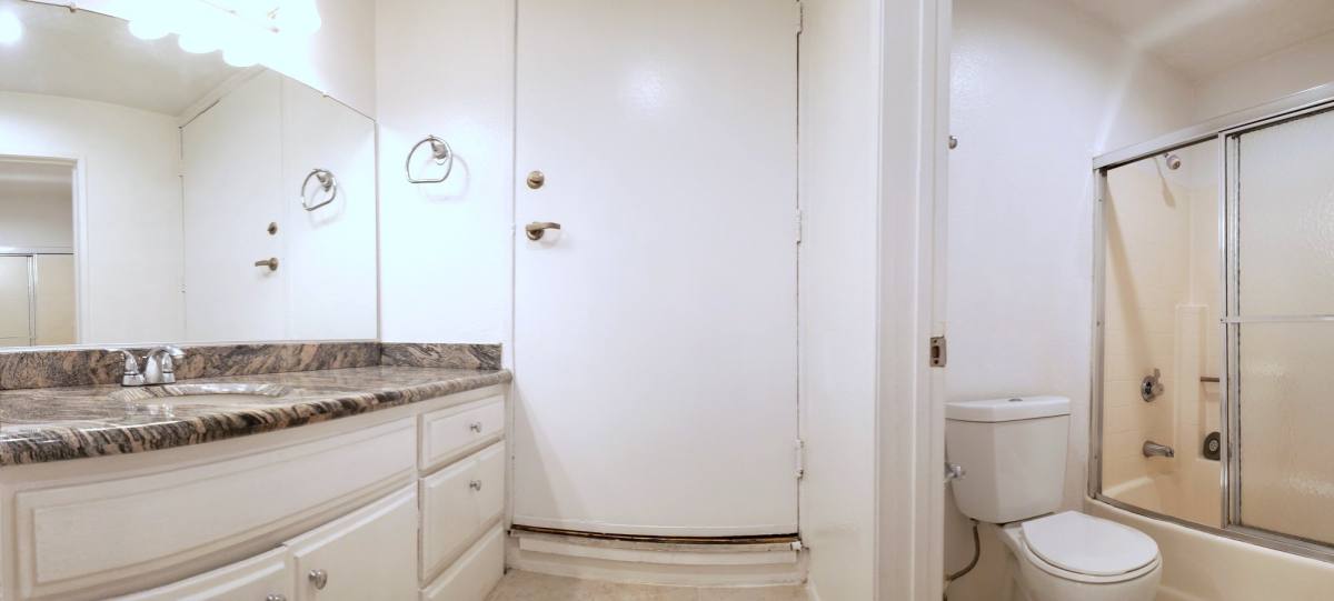 Apartment for rent at 11020 Hesby St, North Hollywood, CA 91601