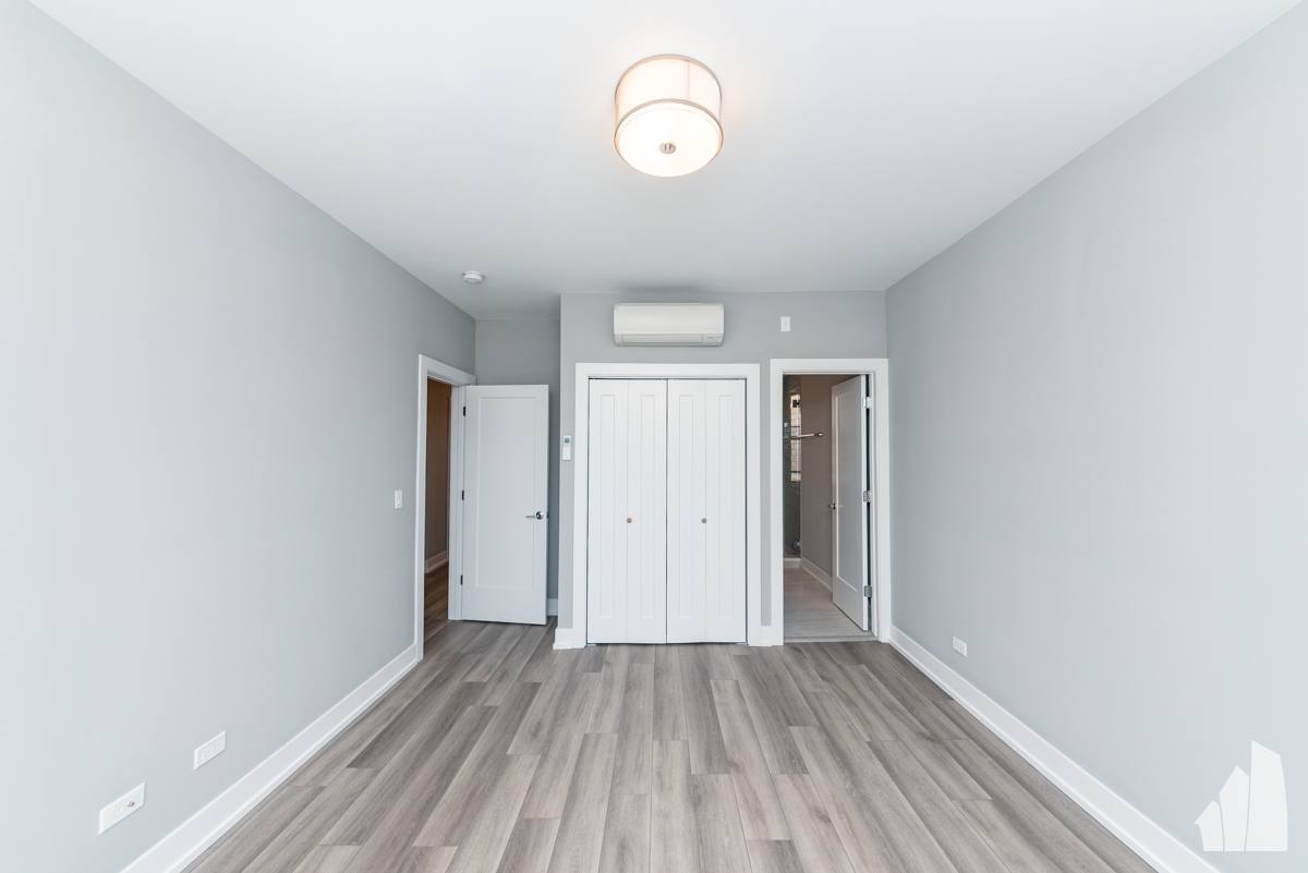 Apartment for rent at 39435 N Janssen Ave #W3, Chicago, IL 60613
