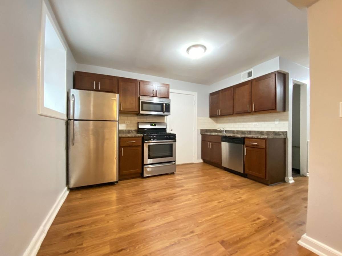 Apartment for rent at 4408 W Hazel #B, Chicago, IL 60640