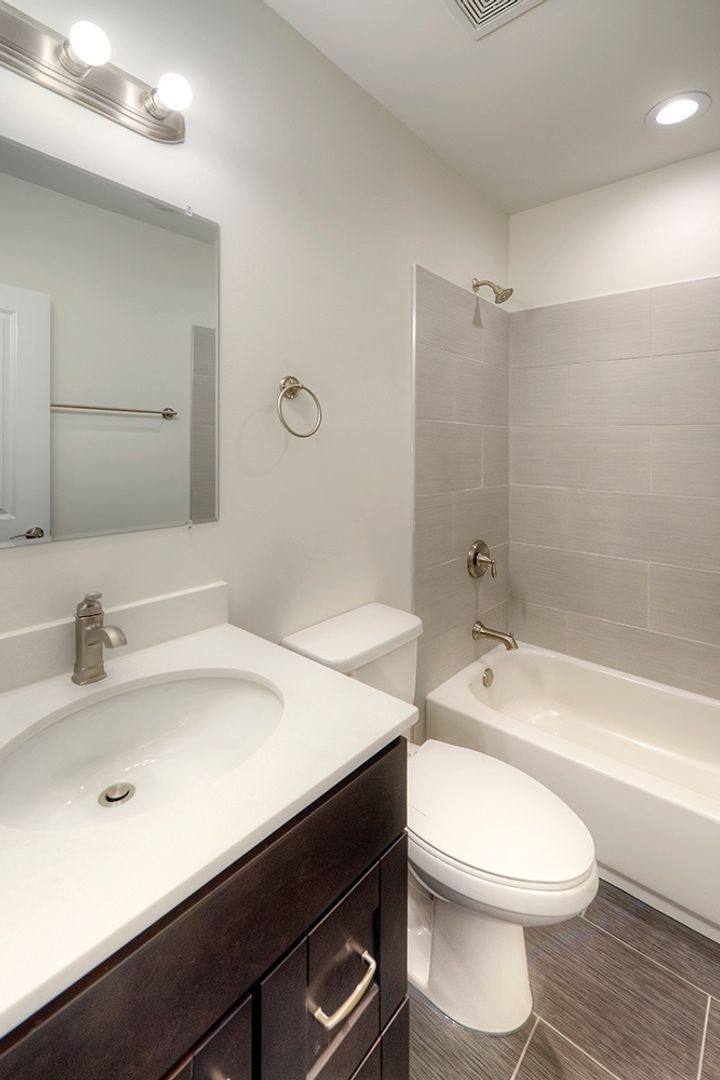 Apartment for rent at 1532 W Chicago Ave #202, Chicago, IL 60642