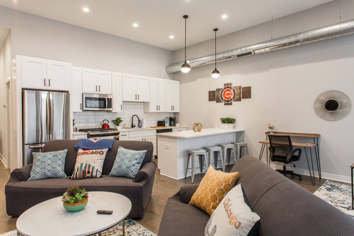 Apartment for rent at 909 W School #909, Chicago, IL 60657