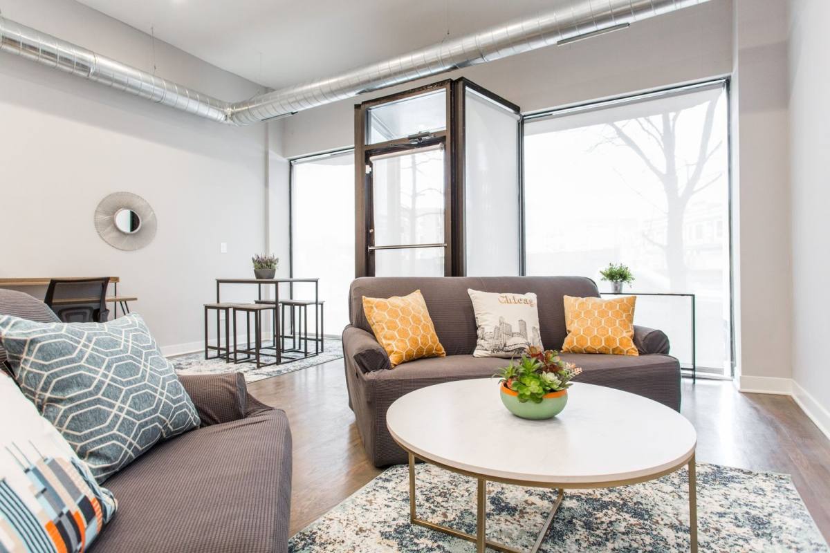 Apartment for rent at 909 W School #909, Chicago, IL 60657