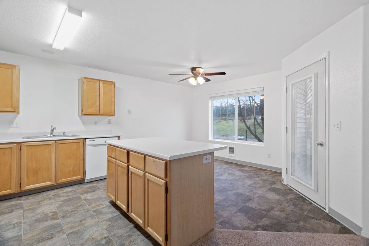 Apartment for rent at 11022 NE 18th St, Vancouver, WA 98684