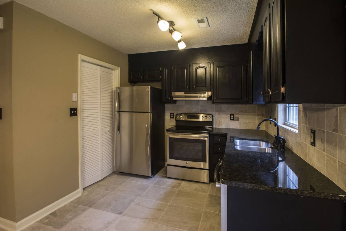 Apartment for rent at 1602 18th Ave NE, Hickory, NC 28601