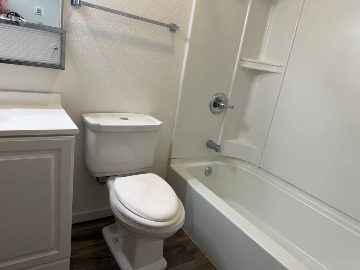 Apartment for rent at 1111 Clinton Rd, Sacramento, CA 95825