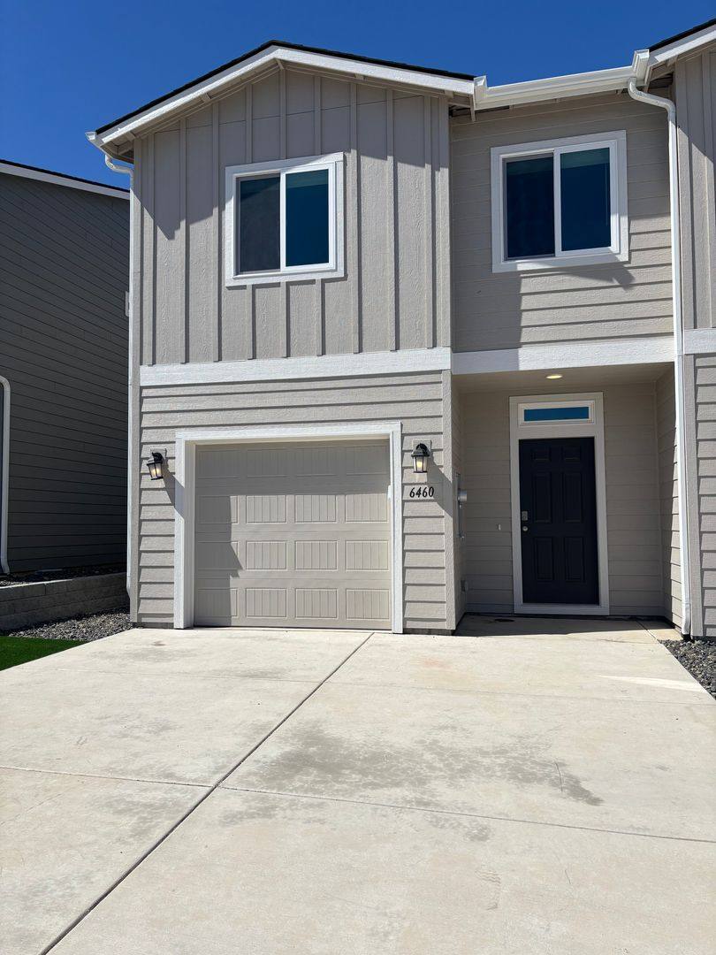 Townhouse for rent at 6460 W 36th Place, Kennewick, WA 99338