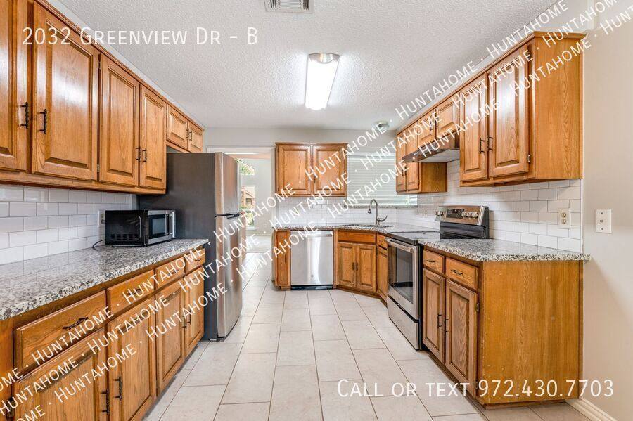 House for rent at 2032 Greenview Dr #B, Carrollton, TX 75010