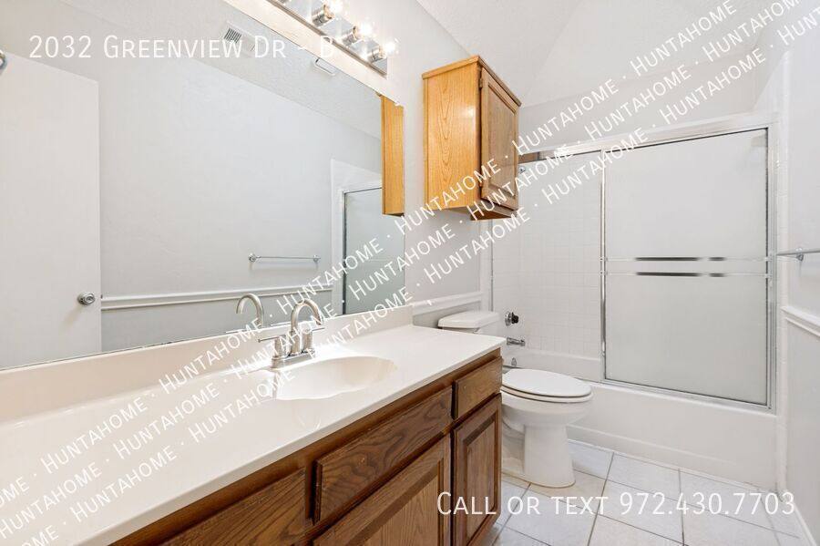 House for rent at 2032 Greenview Dr #B, Carrollton, TX 75010