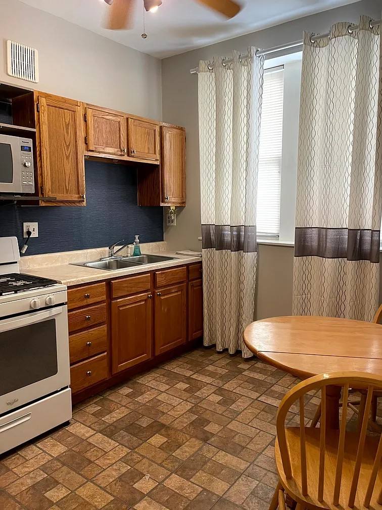 Apartment for rent at 6010 W Seminole St #G, Chicago, IL 60646