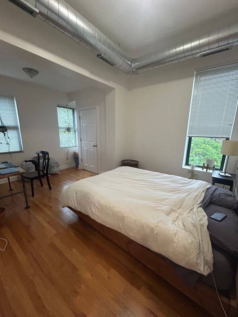 Apartment for rent at 2559 W N Ave #3R, Chicago, IL 60647