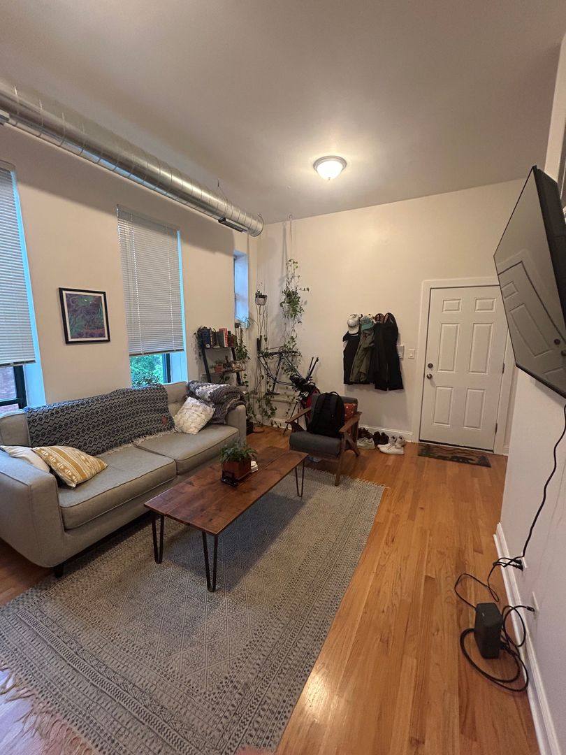 Apartment for rent at 2559 W N Ave #3R, Chicago, IL 60647