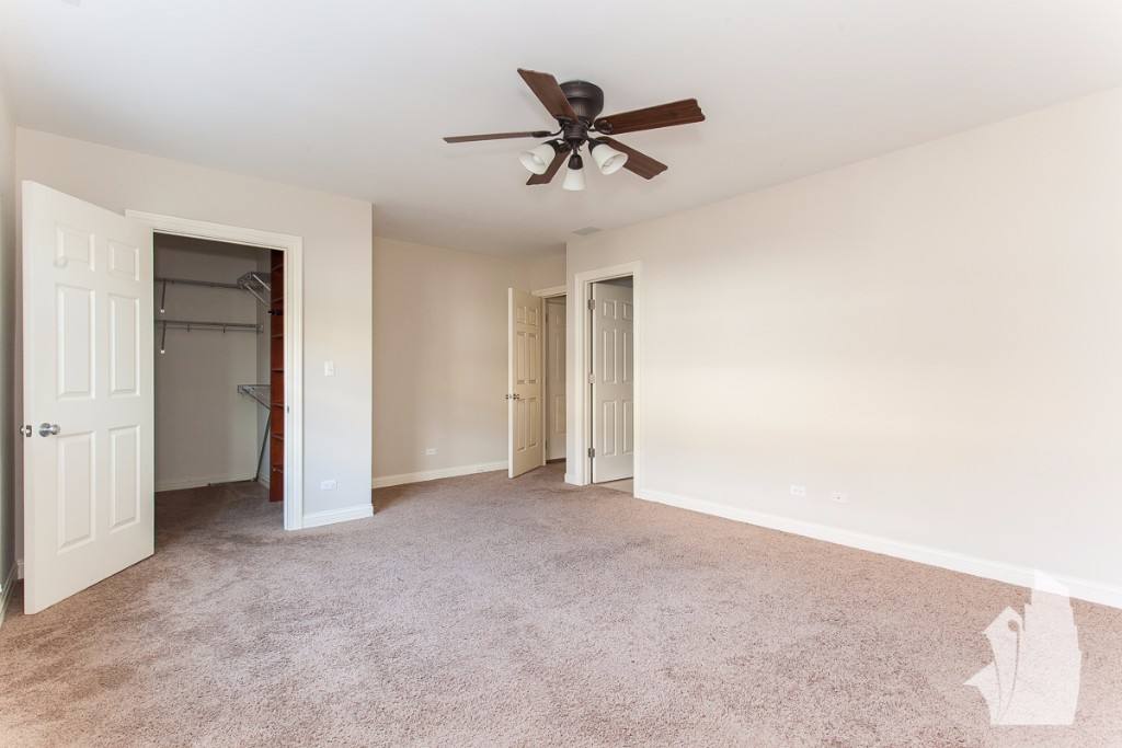 Apartment for rent at 1148 W Roscoe St #2W, Chicago, IL 60657