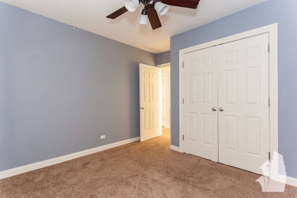 Apartment for rent at 1148 W Roscoe St #2W, Chicago, IL 60657
