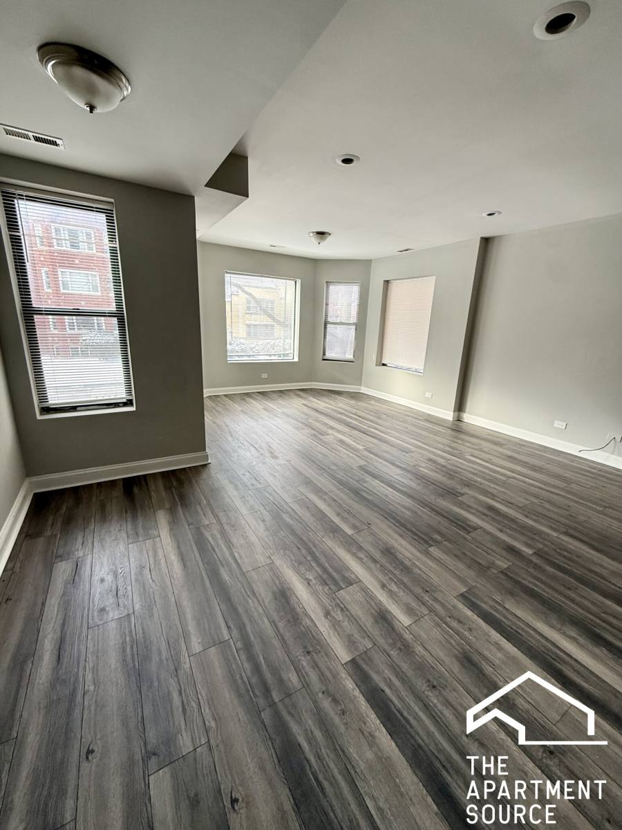 Apartment for rent at 6913 S Paxton Ave #3, Chicago, IL 60649