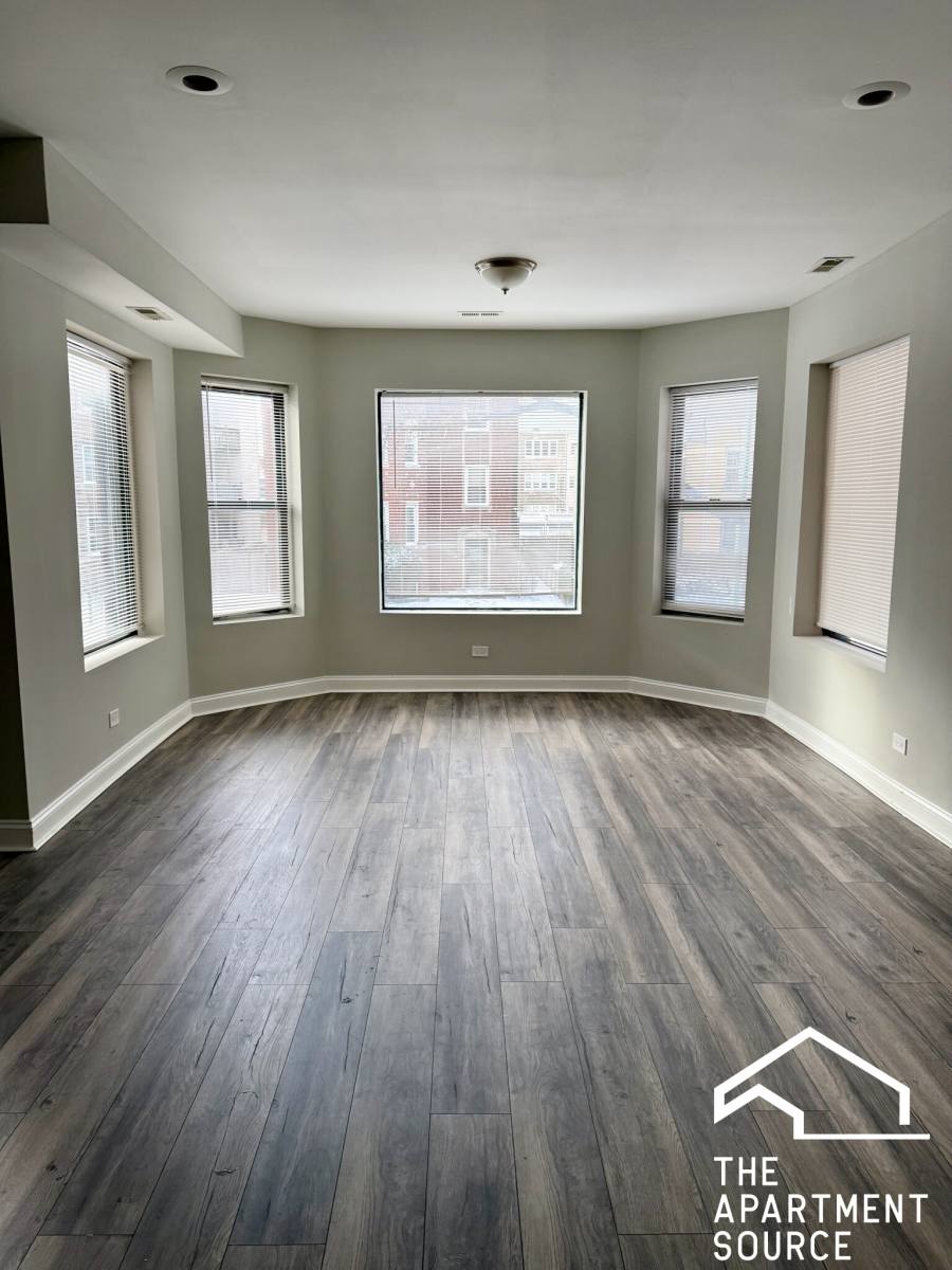 Apartment for rent at 6913 S Paxton Ave #3, Chicago, IL 60649