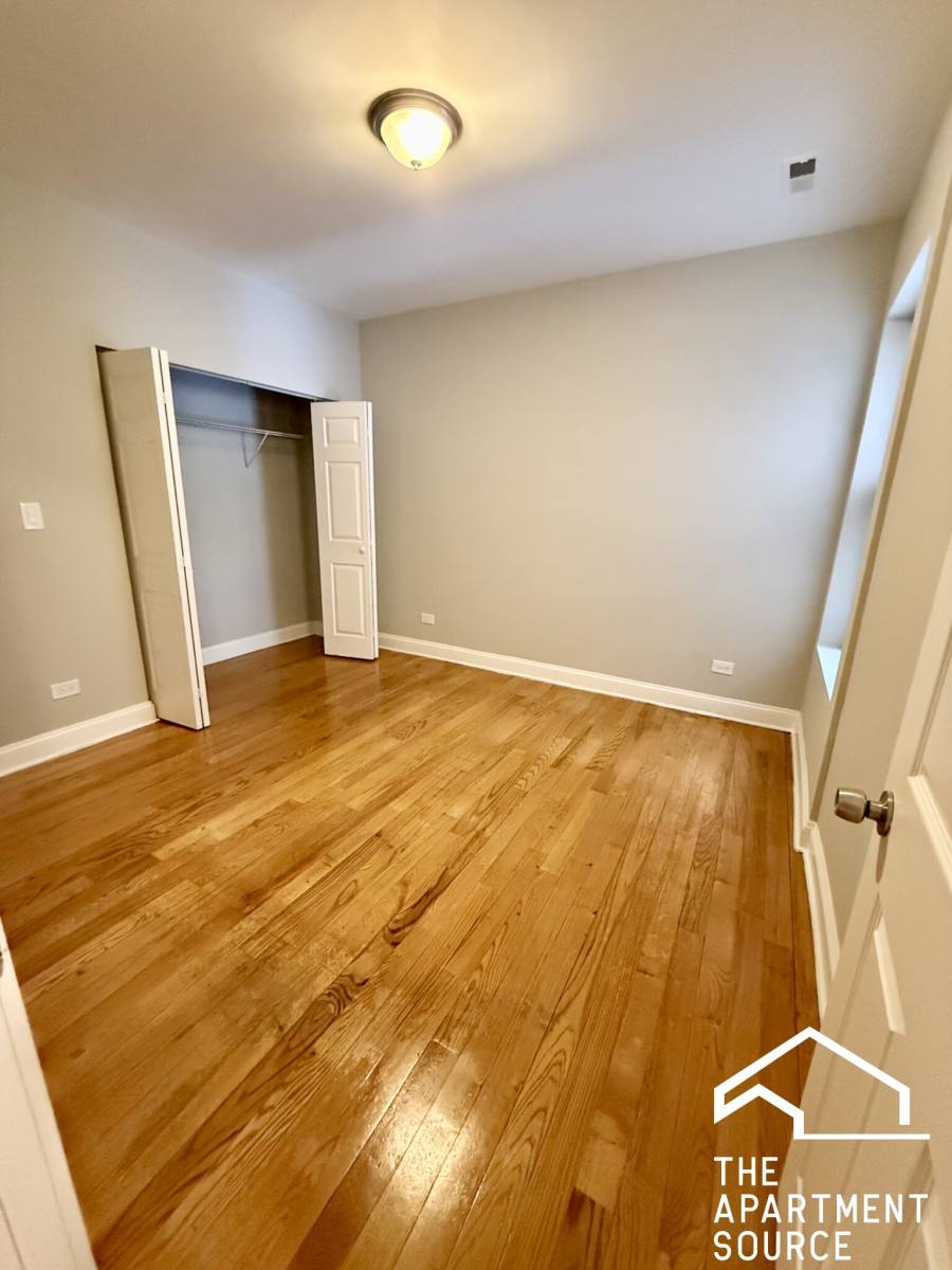 Apartment for rent at 6913 S Paxton Ave #3, Chicago, IL 60649
