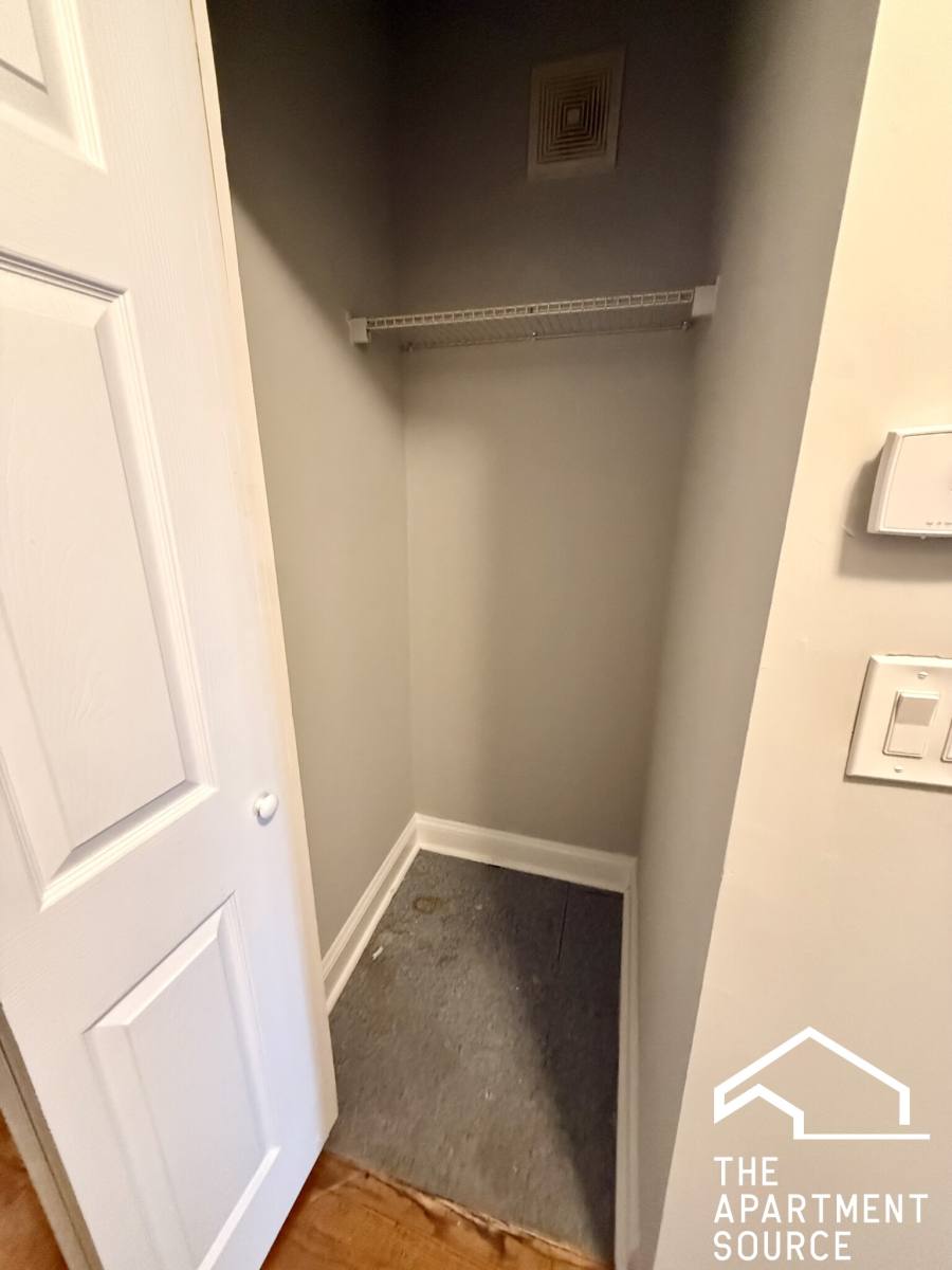 Apartment for rent at 6913 S Paxton Ave #3, Chicago, IL 60649