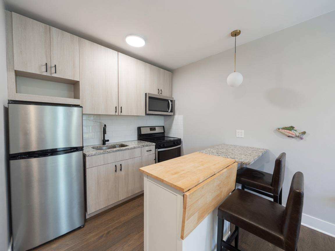 Apartment for rent at 4004 N Bell Ave #2C, Chicago, IL 60618