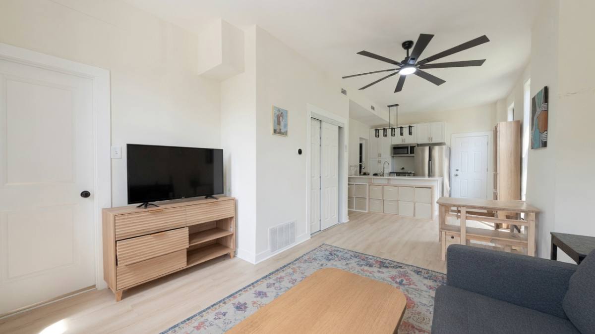 Apartment for rent at 1322 W Ohio St #3F, Chicago, IL 60642