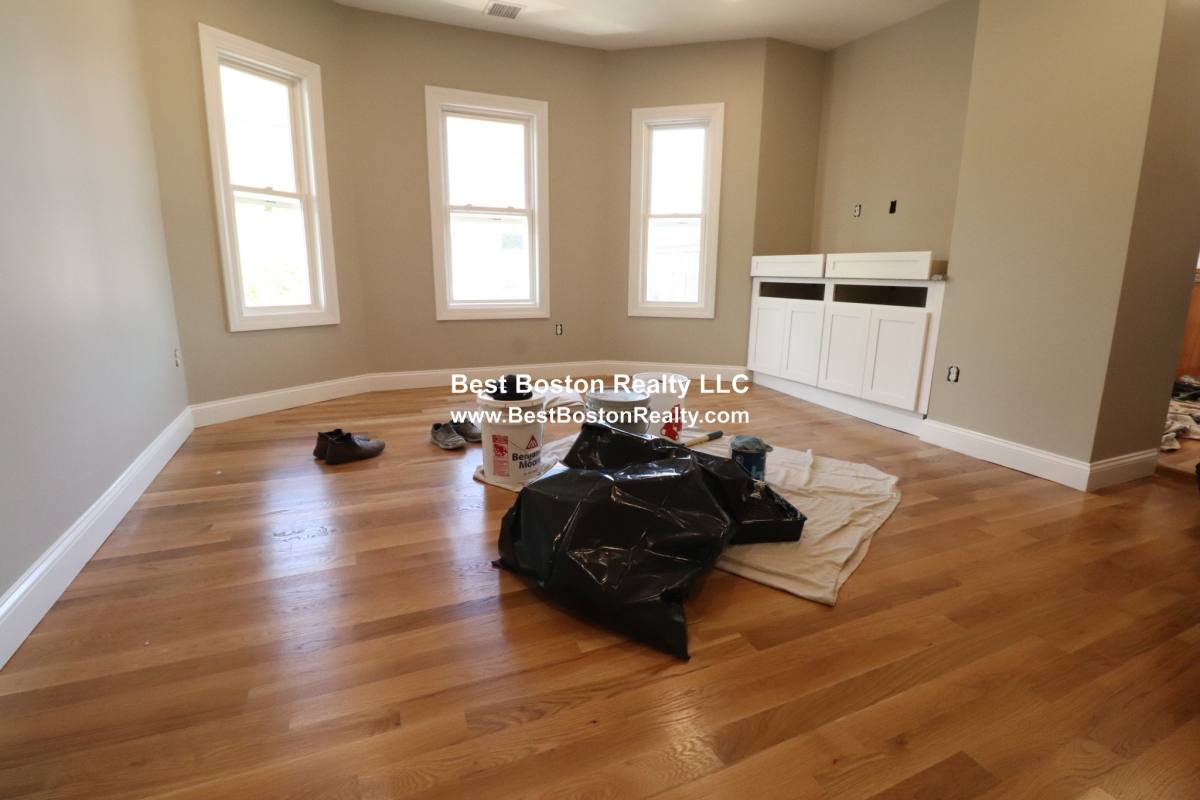 Apartment for rent at 317 Main St #2, Medford, MA 02155