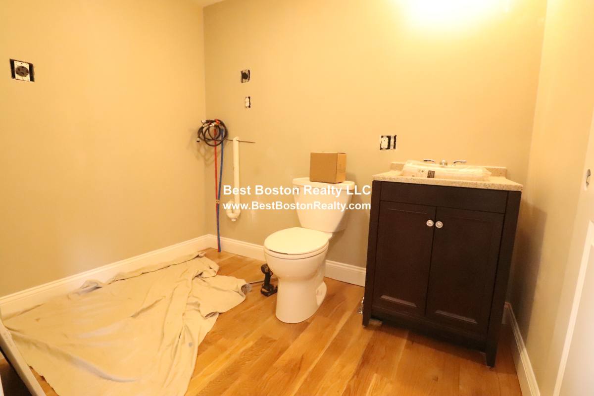 Apartment for rent at 317 Main St #2, Medford, MA 02155