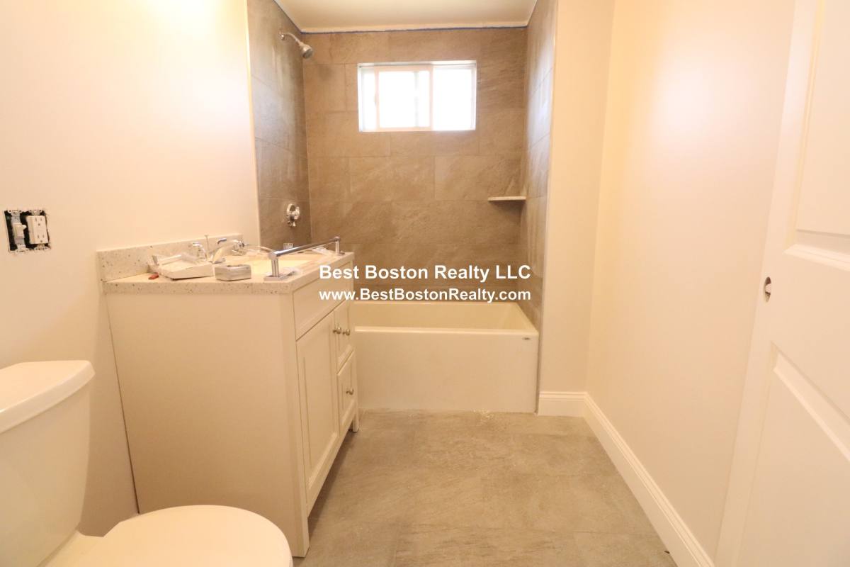 Apartment for rent at 317 Main St #2, Medford, MA 02155