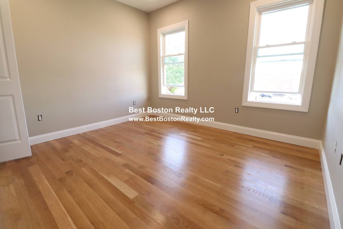 Apartment for rent at 317 Main St #2, Medford, MA 02155