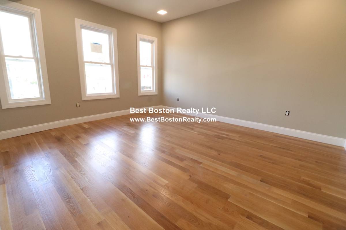 Apartment for rent at 317 Main St #2, Medford, MA 02155