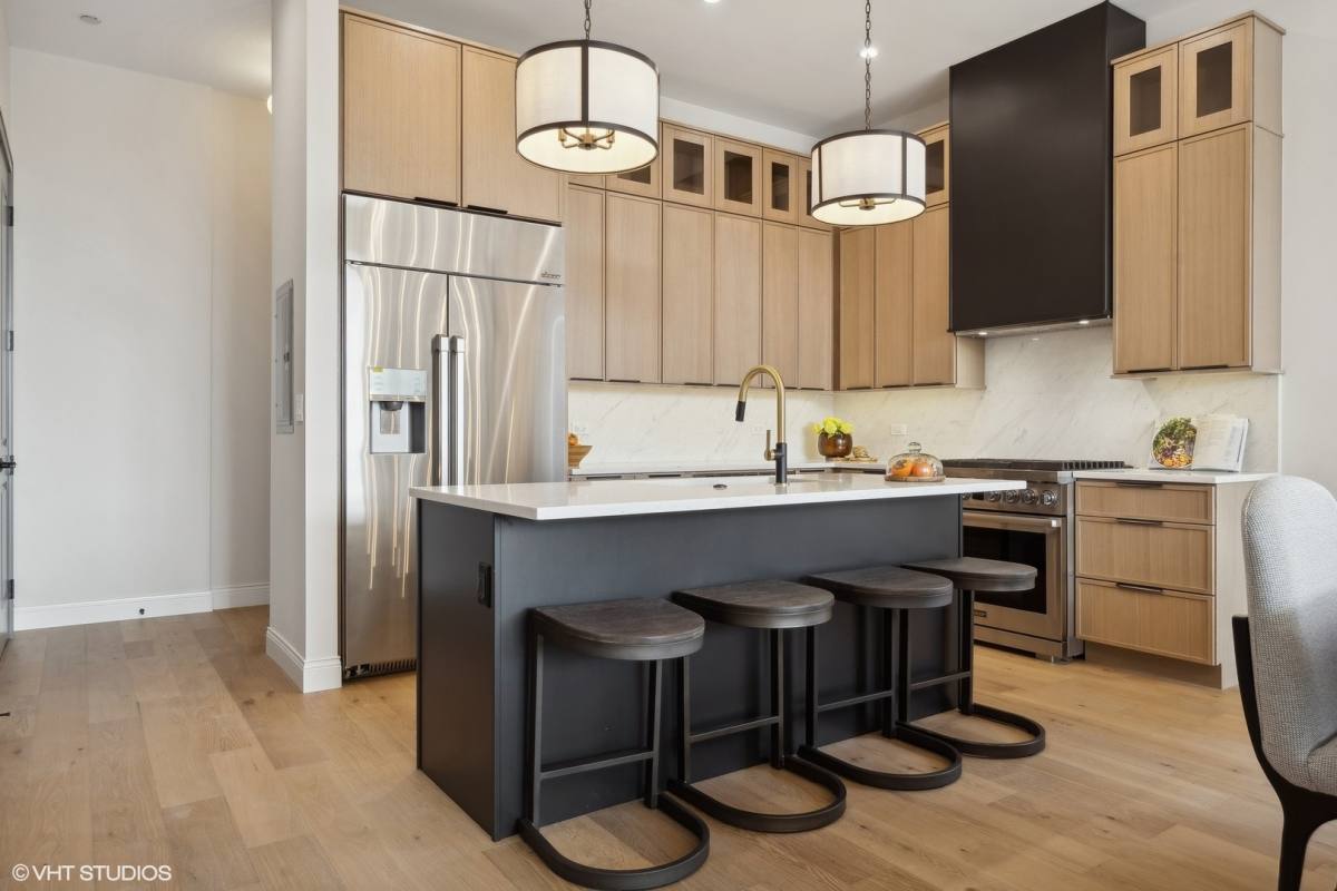 Apartment for rent at 3739 N Clifton Ave #3, Chicago, IL 60613