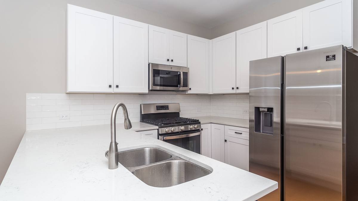 Apartment for rent at 1840 N Saint Louis Ave #1, Chicago, IL 60647