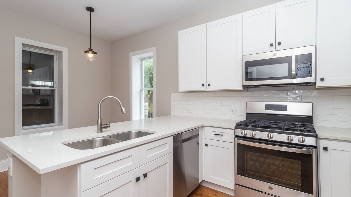 Apartment for rent at 1840 N Saint Louis Ave #1, Chicago, IL 60647
